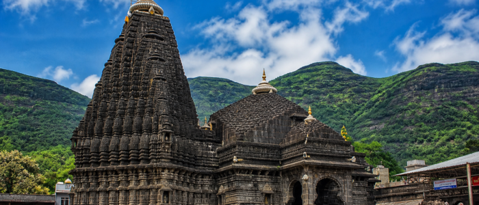 Jyotirlinga Tours Packages – Book 4,6,7,8 Seater Car 9, 10, 12, 14, 17, 20 Seater Tempo Travellers & Urbania at Best Prices