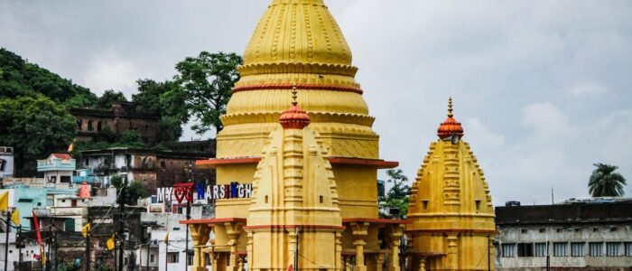 Jyotirlinga Tours Packages – Book 4,6,7,8 Seater Car 9, 10, 12, 14, 17, 20 Seater Tempo Travellers & Urbania at Best Prices